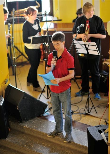 Vánoční karaoke na gymnáziu 