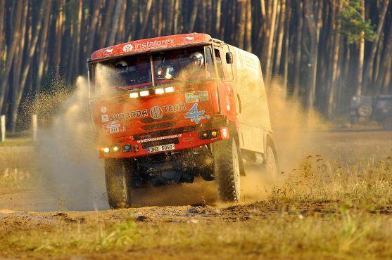 Závodní Tatra z jetřichovského Svoboda Tatra Teamu vyjela 3. místo na MT Rally Drawsko Pomorskie