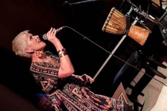 Irena Budweiserová vyprodala večer ArtCafé