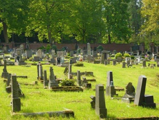 V Martínkovicích obnovují kamenný kříž s postavou Krista