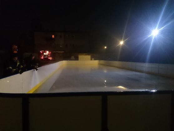 Dnes bude zahájen zkušební provoz kluziště v Broumově