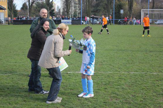 Poslankyně Zdeňka Horníková zahájila fotbalové derby v Broumově
