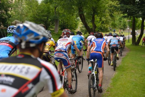 Do cíle cyklistického etapového závodu Specialized MTB Trilogy dorazilo 165 závodníků