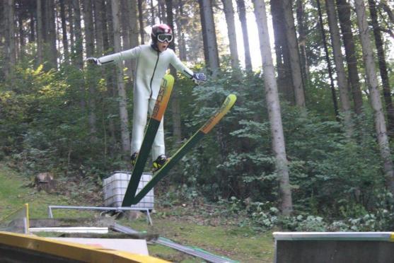 V Machově otevřeli nově zrekonstruovaný skokanský můstek