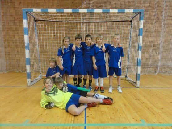 Desátý ročník fotbalového turnaje O pohár 17. listopadu vyhrála broumovská Hradebka. Už po sedmé