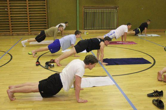 Broumovští fotbalisté se připravují na záchranu v krajském přeboru. Cvičí i jógu