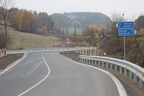 Byla slavnostně otevřena silnice v Teplicích nad Metují. Opravy krajských silnic na Broumovsku tím nekončí, ubezpečil hejtman