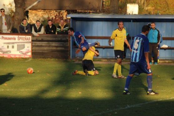 Brankář Drahorád rozhodl proměněnou penaltou o dvou bodech pro Broumov