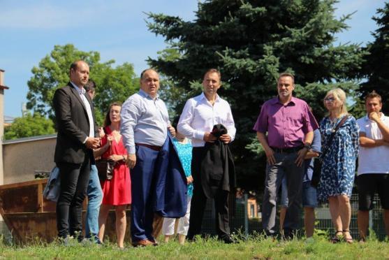 Náchodská sportoviště nabízejí stále lepší podmínky. Přesvědčil se o tom i poslanec a bývalý hokejista Milan Hnilička