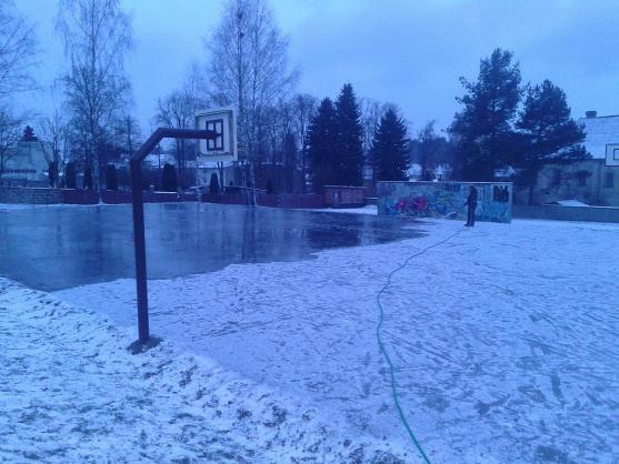 Bruslení na sídlišti v Polici nad Metují bylo zahájeno