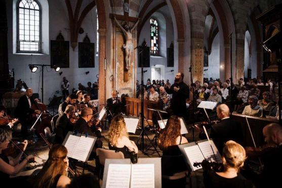 Festival Za poklady Broumovska představil v Polici nad Metují polské interprety