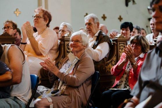 Hudební festival Za poklady Broumovska poprvé zavítal do teplického kostela Panny Marie Pomocné