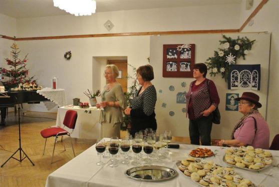 Výstava seniorů nazvaná Romantické Vánoce má po vernisáži 