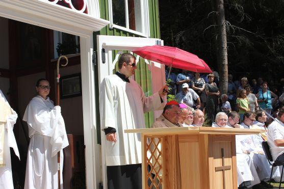 "Zelenou fešandu" v Suchém Dole vysvětil kardinál Dominik Duka 