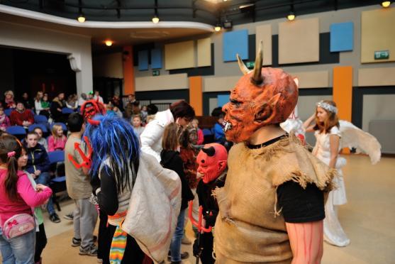 Druhý adventní víkend patřil čertům, trhům a adventnímu koncertu 