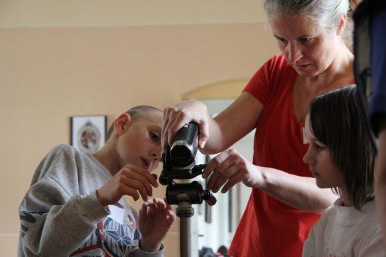 Filmfárum - to jsou tvůrčí filmové dílny v broumovském klášteře 