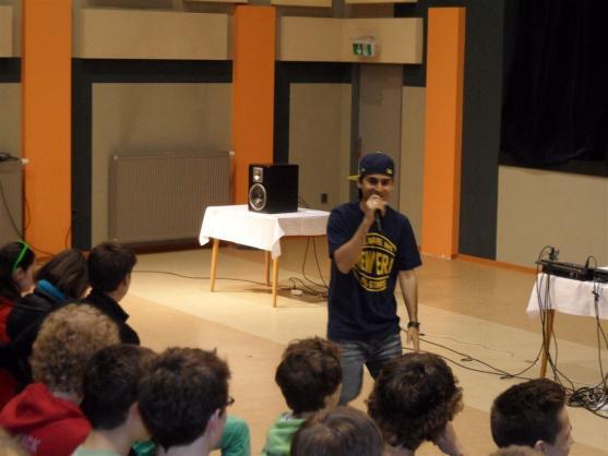 Radoslav Gipsy Banga nadchnul studenty broumovského gymnázia a Základní školy Hradební 