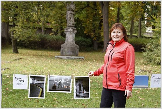 Putovní výstava fotografií Na kolíčku pokračuje v broumovském Klubu ROK 
