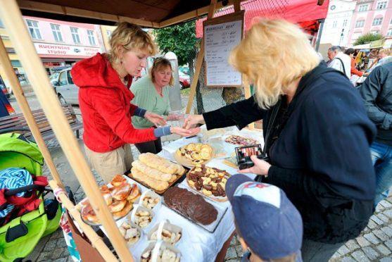 Mše, jarmark, průvod, divadlo a hudební produkce. Takové byly Svatováclavské oslavy v Broumově 