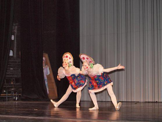 Broumovské baletky uspěly na mezinárodní soutěži Hradecká Odette 