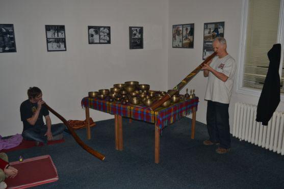 Relaxace při tibetských miskách s Waltrem Erberem 