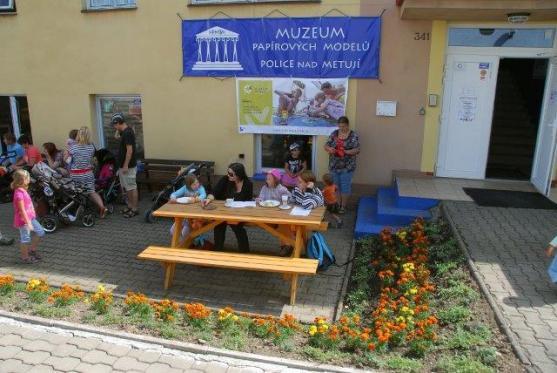 V Polici nad Metují se uskutečnil první Den s Toulavým baťohem 