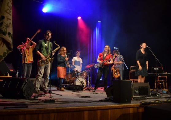 Jana Šteflíčková a Tlupa tlap na polické Terase 