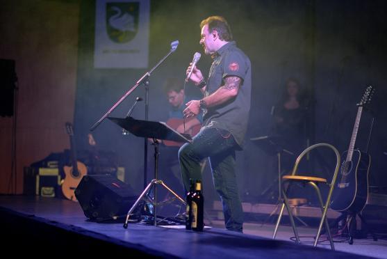 Absolvent broumovského gymnázia Jaroslav Kejzlar natáčí film Stíny Kraje