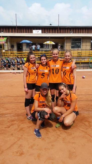 Broumovské volejbalové "barevné" týmy ukončily letošní okresní soutěž