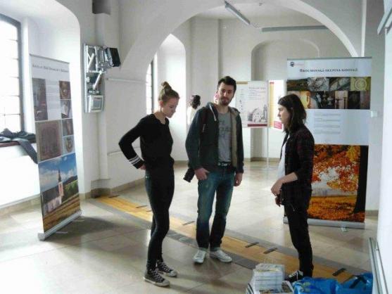 Polští studenti Univerzity Wroclaw pomáhají broumovské skupině kostelů