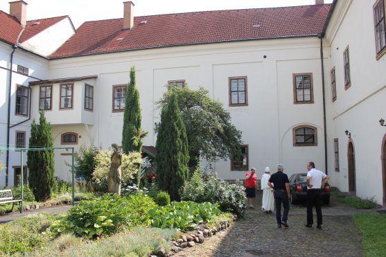 Do Broumova přiletěl opat benediktinského kláštera v německém Scheyernu