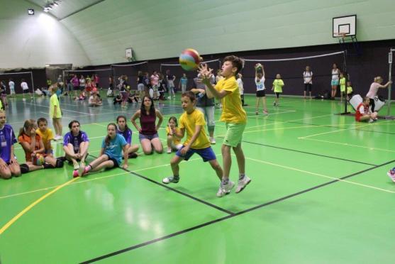 Na turnaji barevného volejbalu se dařilo broumovským týmům