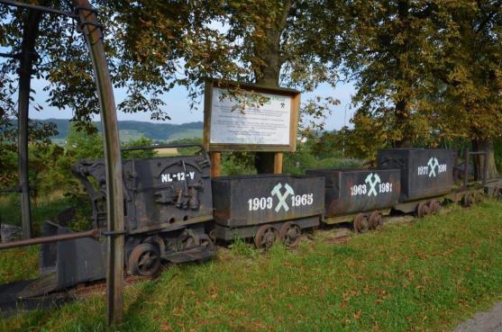 Z Radvanic přes tajemné Jestřebí hory do historických Malých Svatoňovic