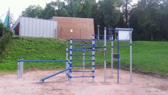 V Teplicích nad Metují vyrostl venkovní fitness park a posilovna Kilfit