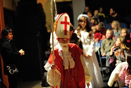 Konferenčním sálem Infocentra v Broumově se nesly čertovské básničky