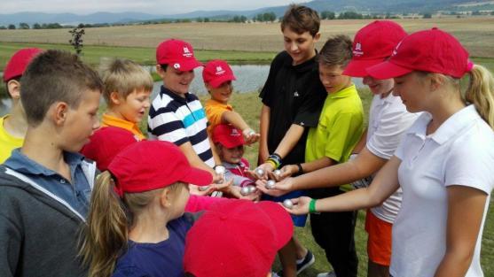 V golfovém areálu Grosshof v Broumově se opět konal prázdninový tábor pro děti a mládež