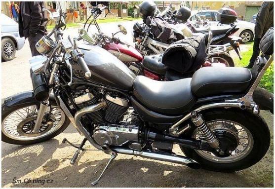 Motorkáři si nechali požehnat své stroje