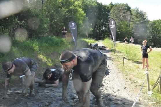 Broumovští boxeři se dřiny nebojí. Všichni úspěšně pokořili Gladiátor race v Holicích