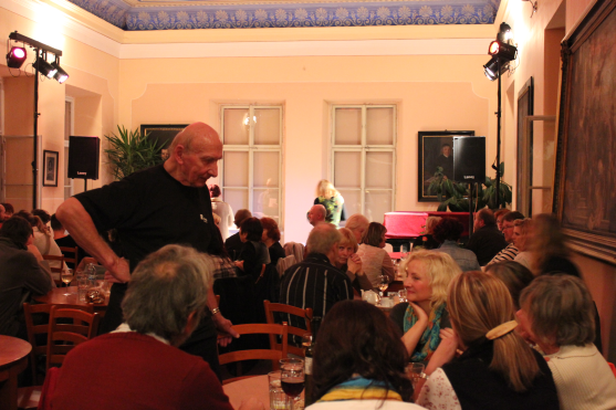 Jiří Černý přilákal do kláštera milovníky Leonarda Cohena 