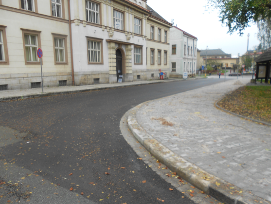 V Polici nad Metují otevřeli zrekonstruovanou Tyršovu ulici. Vrací se sem autobusový provoz 