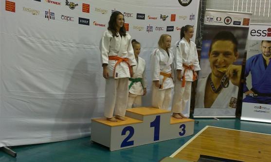 Gymnazistka Anna Freiwaldová se stala vicemistryní České republiky v judu