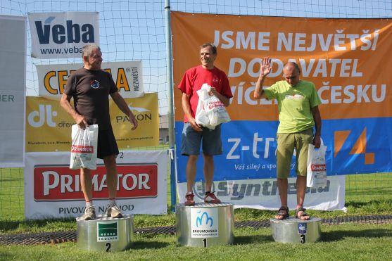 Na start cyklistického závodu Okolo Broumova se postavilo 194 závodníků