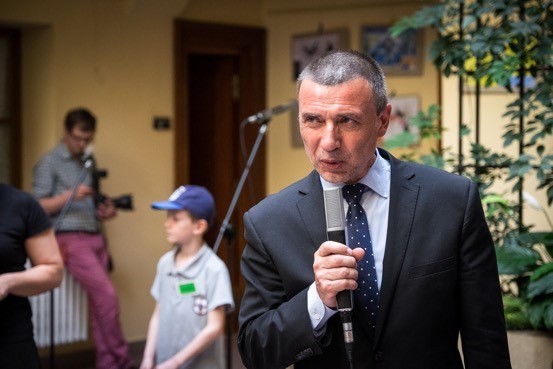 Mladí parkouristé - freeruneři z polického Sokola na promo akci v Poslanecké sněmovně