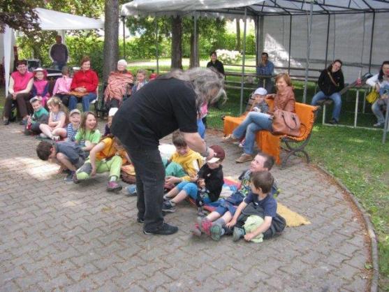 V Pellyho parku se konaly doprovodné akce turistického pochodu Polický vandr