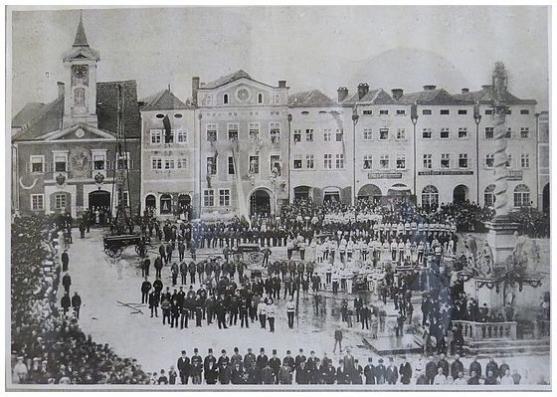 Muzeum Broumovska vystavuje předměty a archiválie mapující historii a vznik místních hasičských sborů