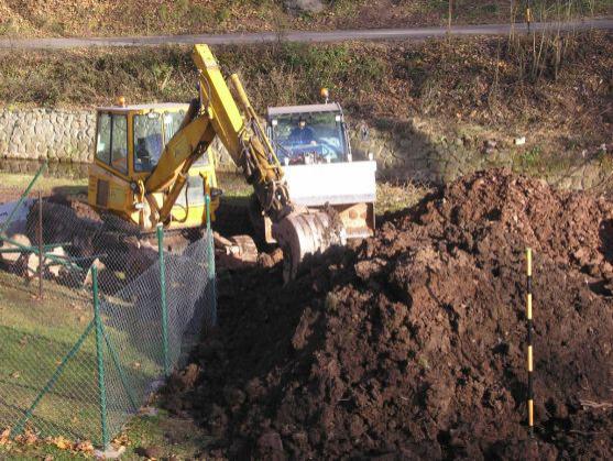 V Hejtmánkovicích pokračuje rekultivace potoka a budování splaškové kanalizace