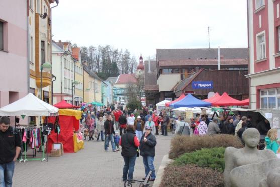 V Teplicích nad Metují přivítali jaro a opět otevřeli hotel Střelnice