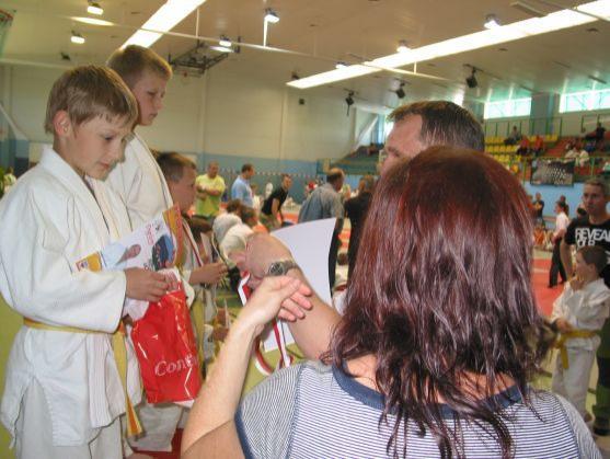 Z posledního turnaje před prázdninami přivezli broumovští judisté dvě stříbrné medaile