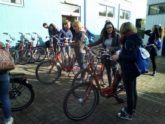 Báječná jízda Holandskem: Broumovští gymnazisté navštívili partnerskou školu ve Warfumu