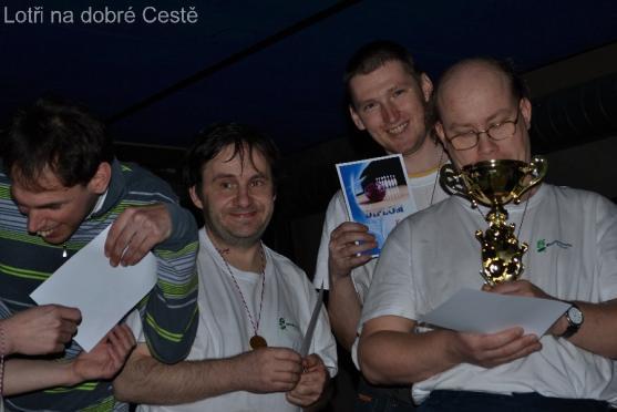 Hendikepovaní s Lotry soutěžili v bowlingu